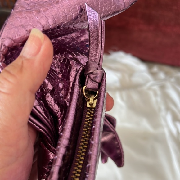 Valentino purple snake bow clutch. - Picture 6 of 6
